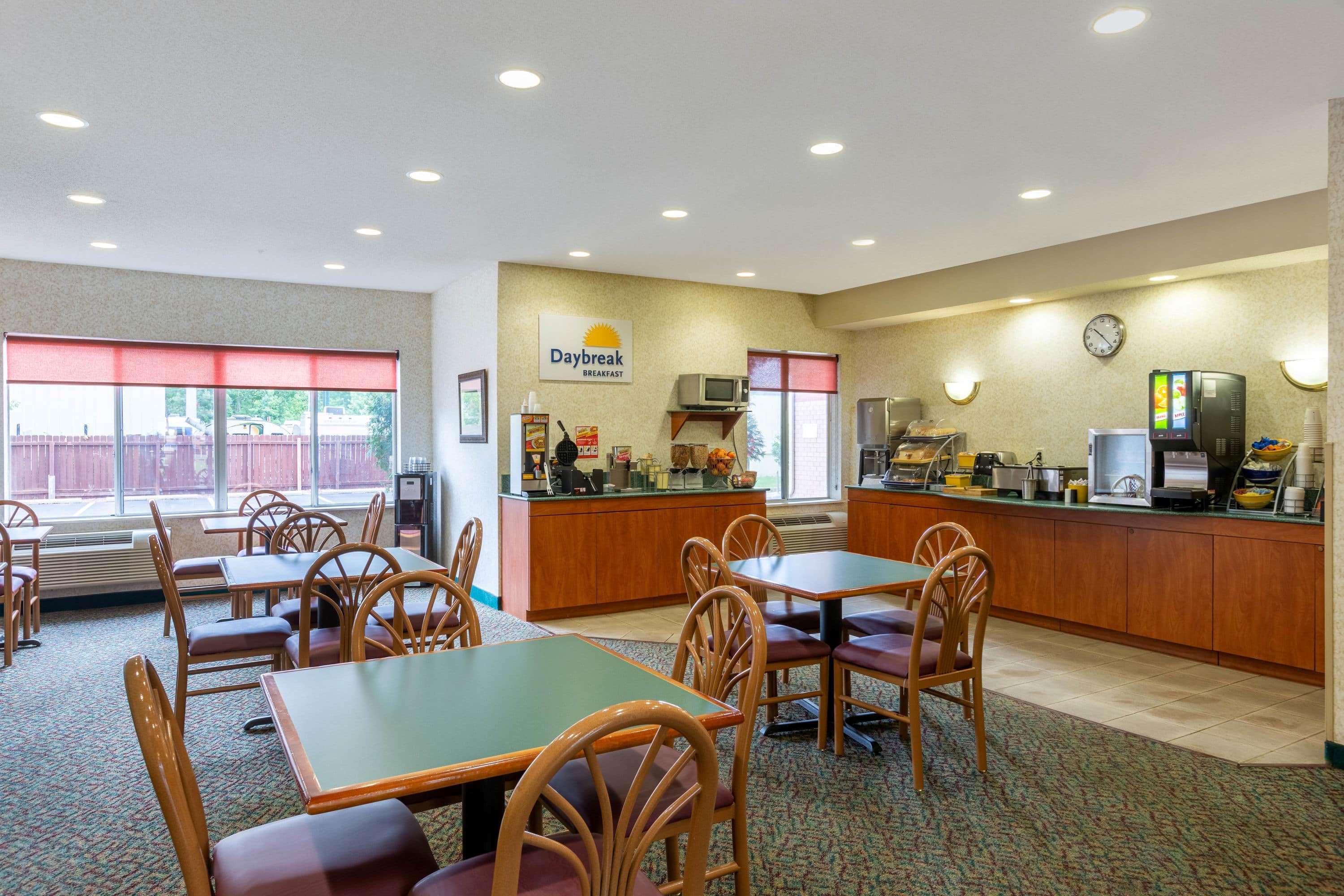 Hotel Days & By Wyndham