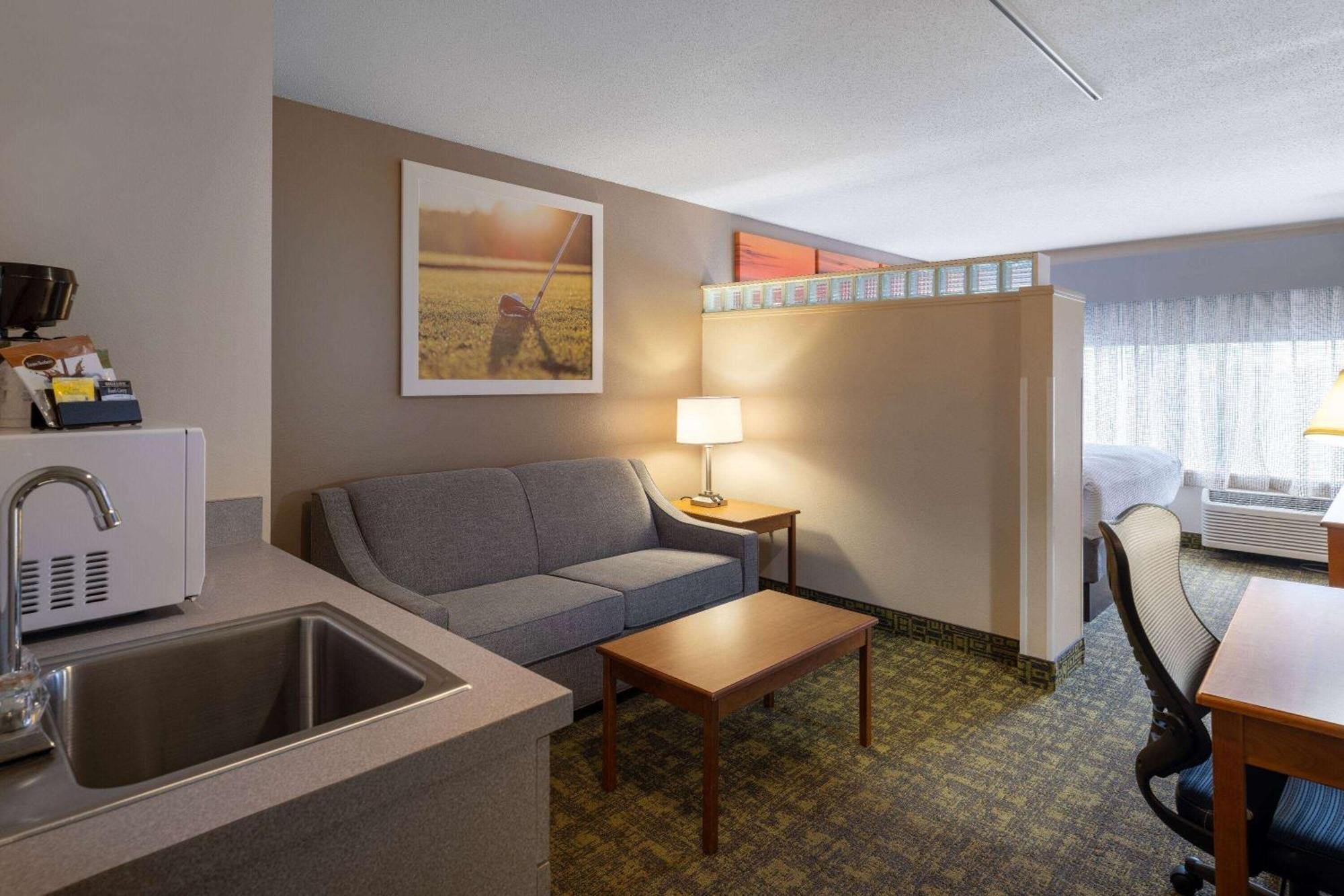 Days & By Wyndham 2* Madison