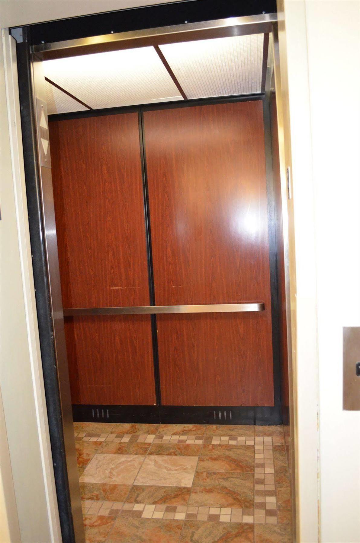 Days & By Wyndham Hotel 2*