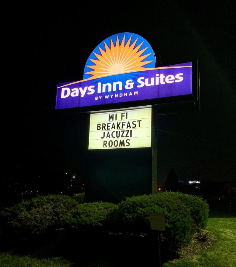 Days & By Wyndham Hotel Madison